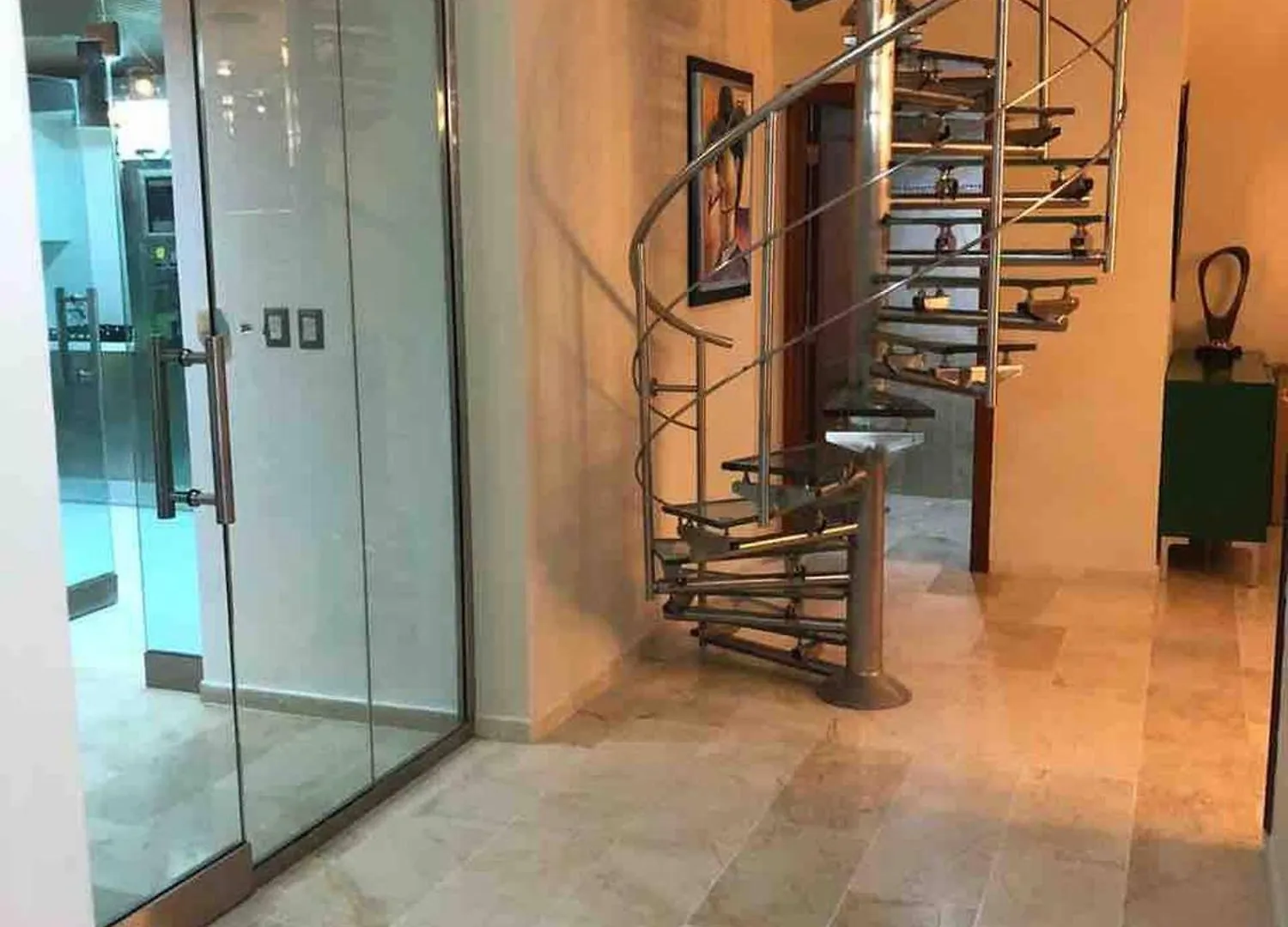 Modern Centrical Evaristo Apartment With Tub Los Prados